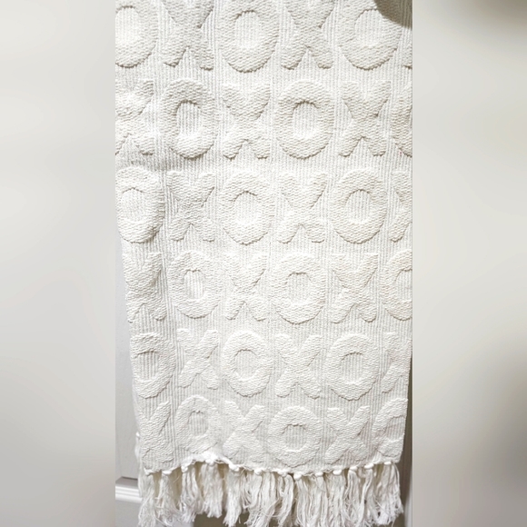 NICOLE MILLER HOME Reversible Valentine's Decorative Fringed Throw - Picture 4 of 5